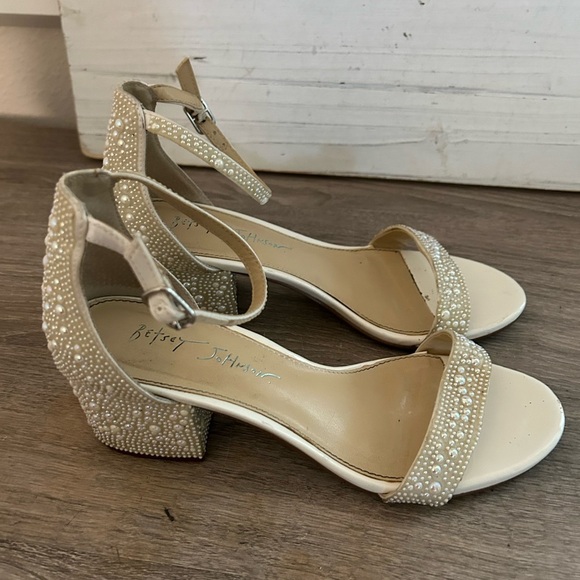 Betsey Johnson Pearl Embellished Heels - Picture 1 of 6